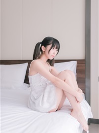 Rabbit play picture white dress double ponytail(6)